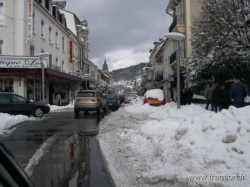 2008_03_23 Gerardmer 02.jpg - 22/03/2008 - 88400 GERARDMER Centre Ville sous la neige